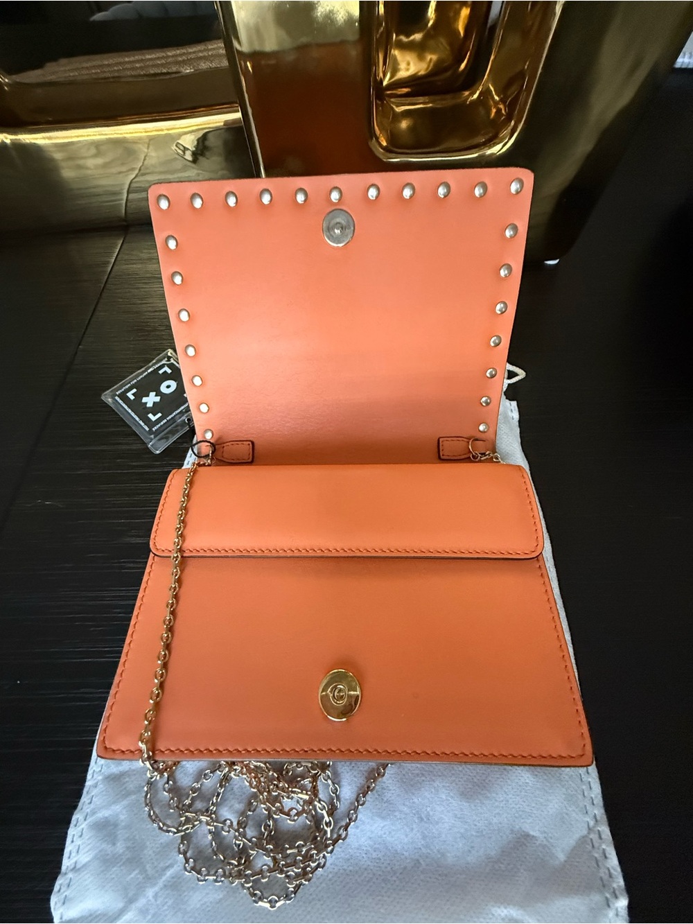 Authentic Valentino Garavani Rockstud Calfskin Chain Pouch. - Picture 2 of 5